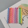Color rosca caña corta niños cumpleaños vela espiral multicolor con base de cinta torta para hornear velas de cumpleaños Specification image
